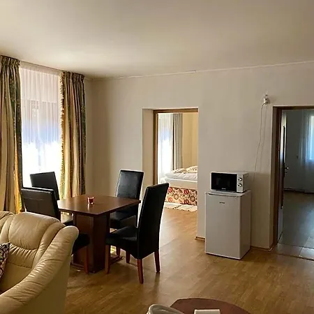 & Restaurant 3*